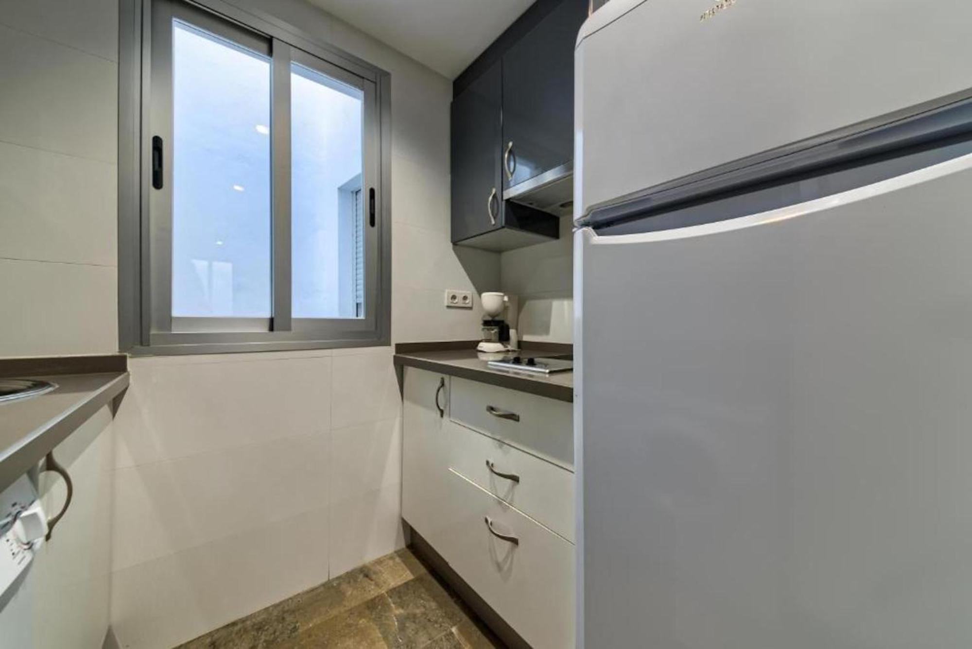 Apartamento En Casco Historico Con Terraza Comunitaria Y Parking Opcional Granada Buitenkant foto